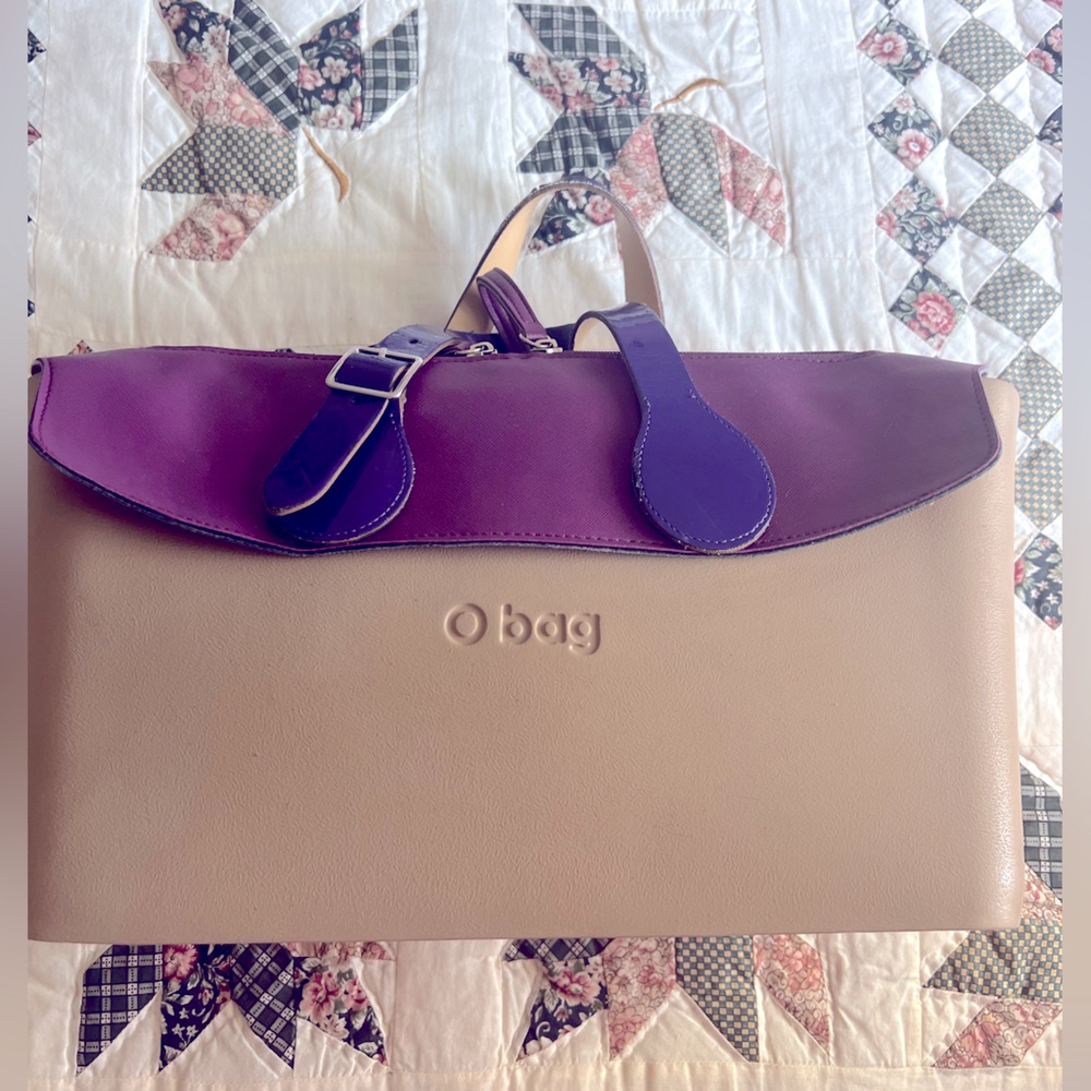 Excellent/ good condition O bag city in tan and purple ( discontinued model)